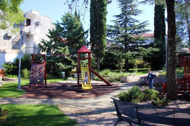 Apartments Karmelic Malinska Bagian luar foto