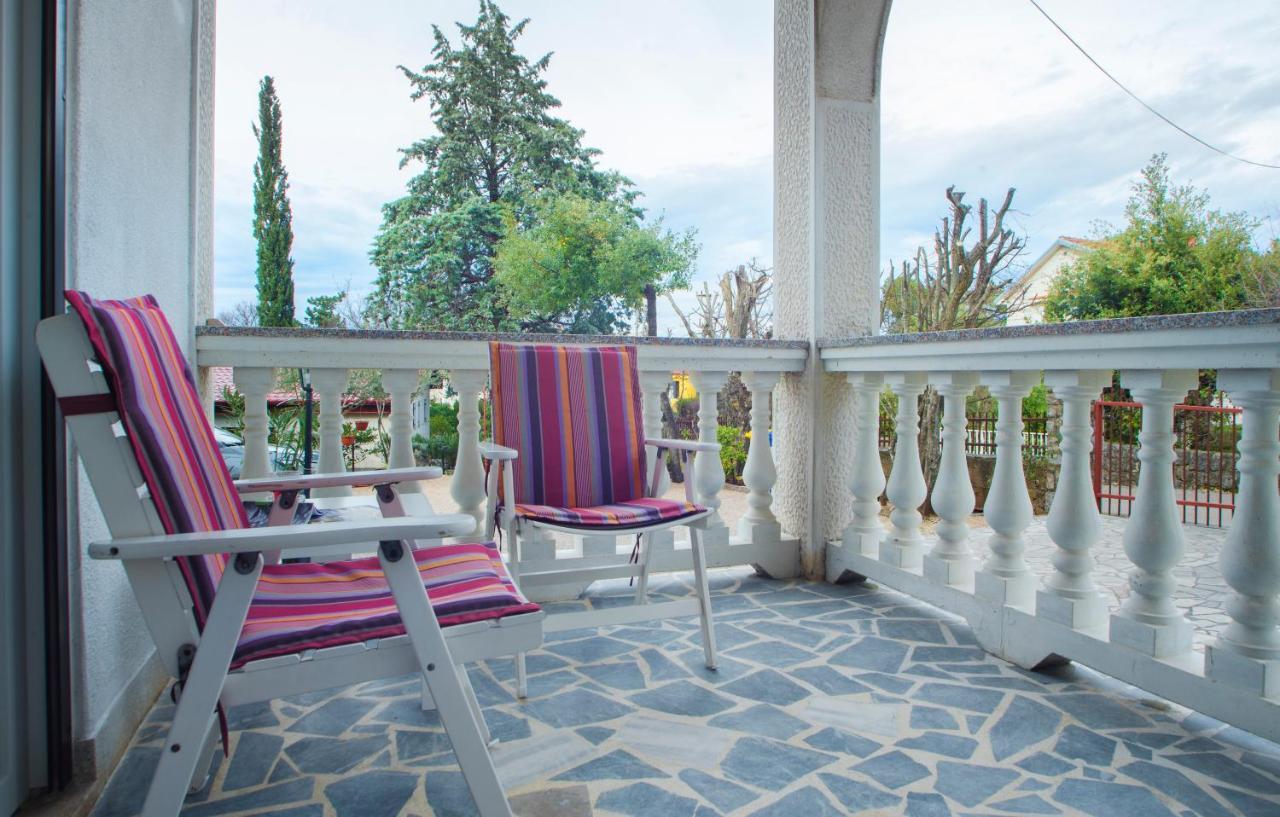 Apartments Karmelic Malinska Bagian luar foto