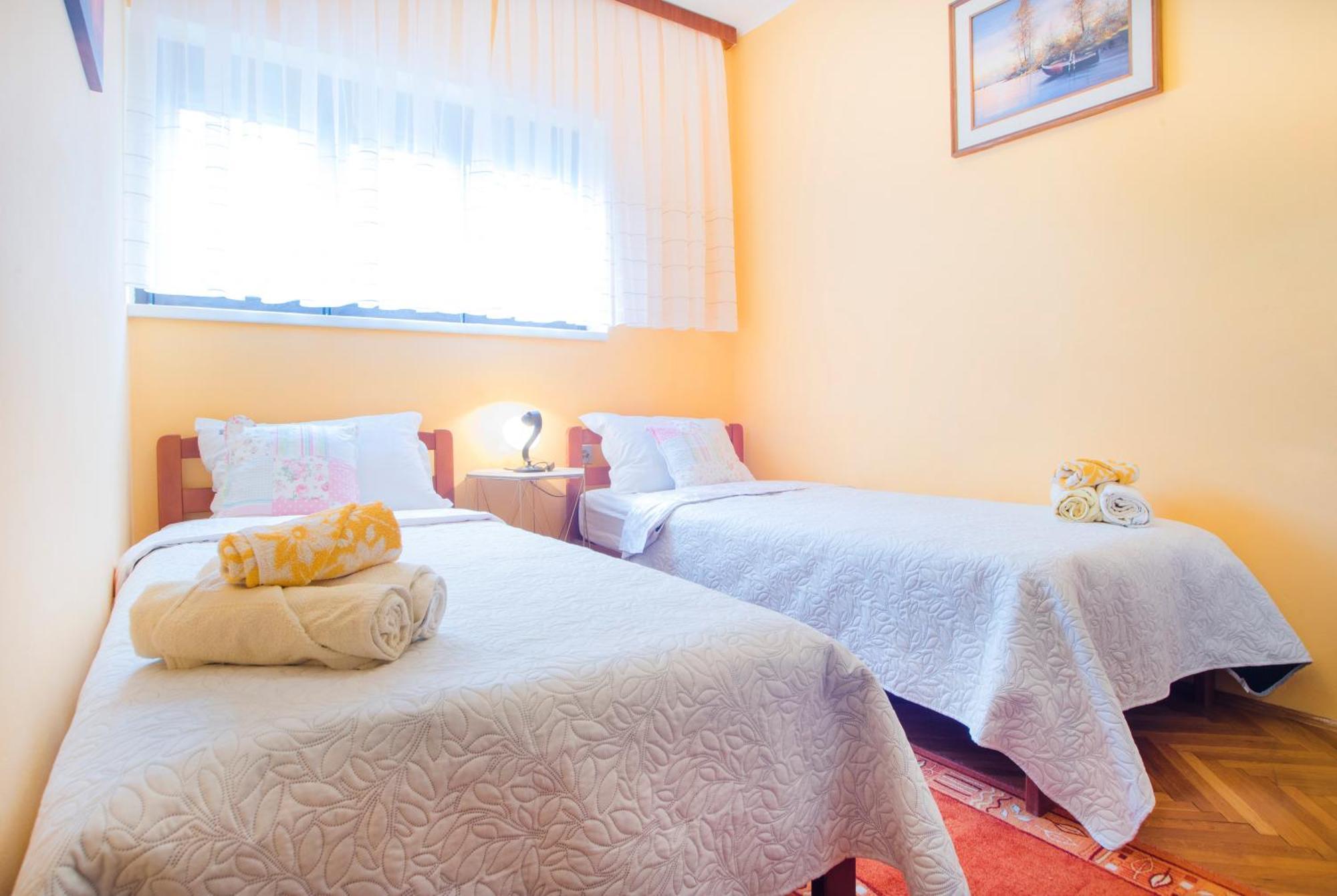 Apartments Karmelic Malinska Bagian luar foto